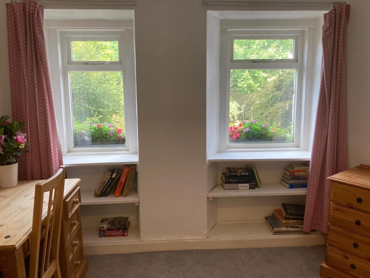 Victorian 3 Bedroom With Free Parking And Private Garden Appartement EDI