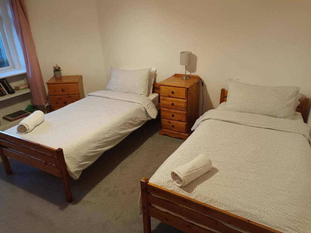 Victorian 3 Bedroom With Free Parking And Private Garden Appartement *